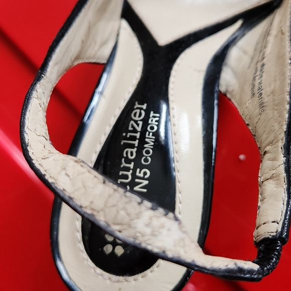 Naturalizer Black slingback pumps - Picture 8 of 10